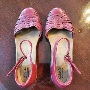 Clarks "Wendy" Bendable Mary Jane Leather Sandals - Women's 7.5